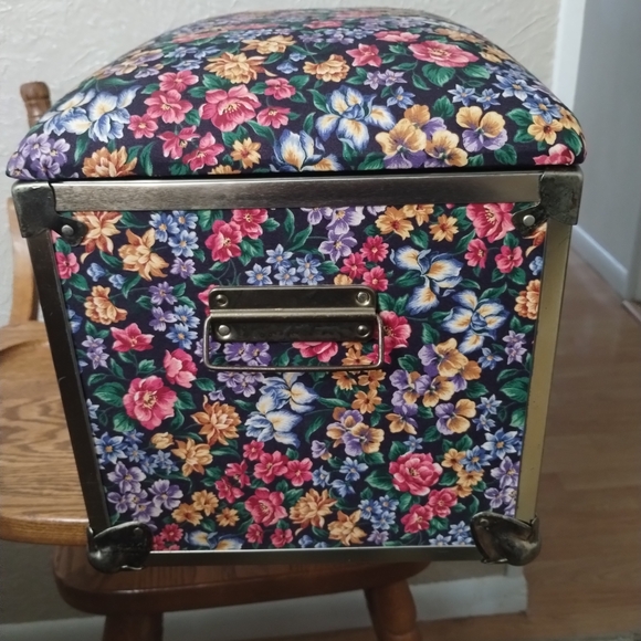Floral Patterned Storage Trunk - Picture 3 of 6